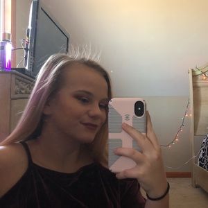 Meet your Posher, Courtney